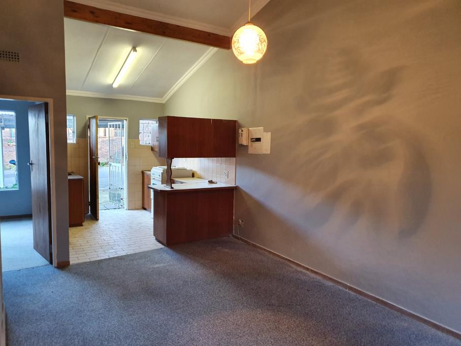 3 Bed Apartment, Clifton - Thumbnail 2