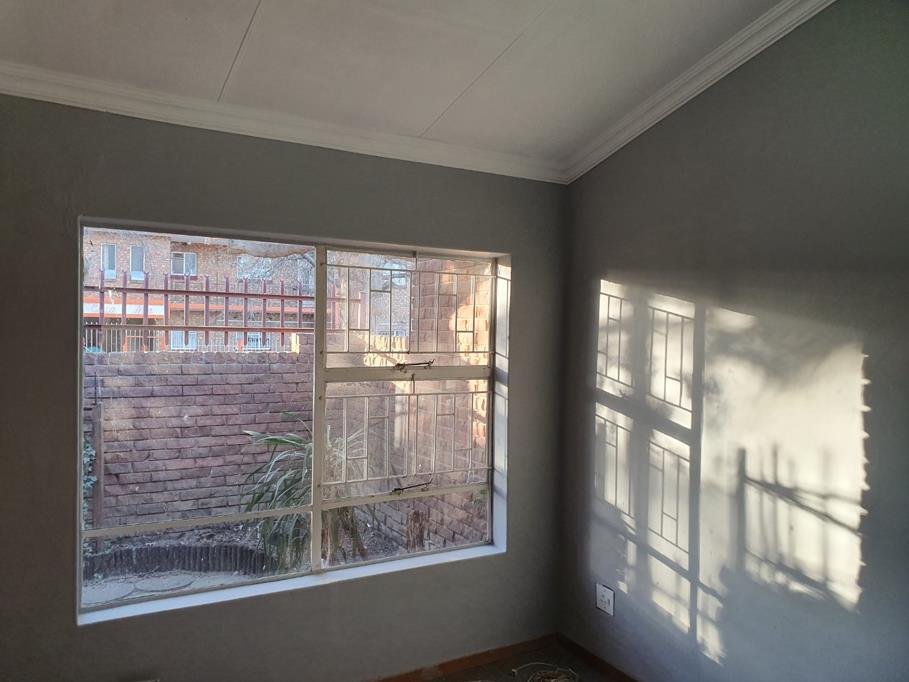 3 Bed Apartment, Clifton - Thumbnail 6