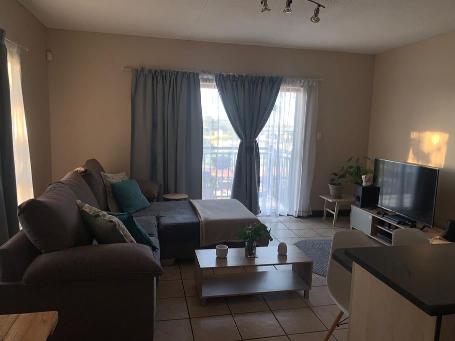 3 Bed House, Bergvliet - Thumbnail 6