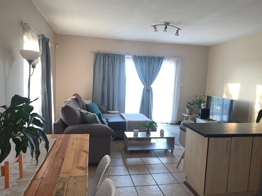 3 Bed House, Bergvliet - Thumbnail 7